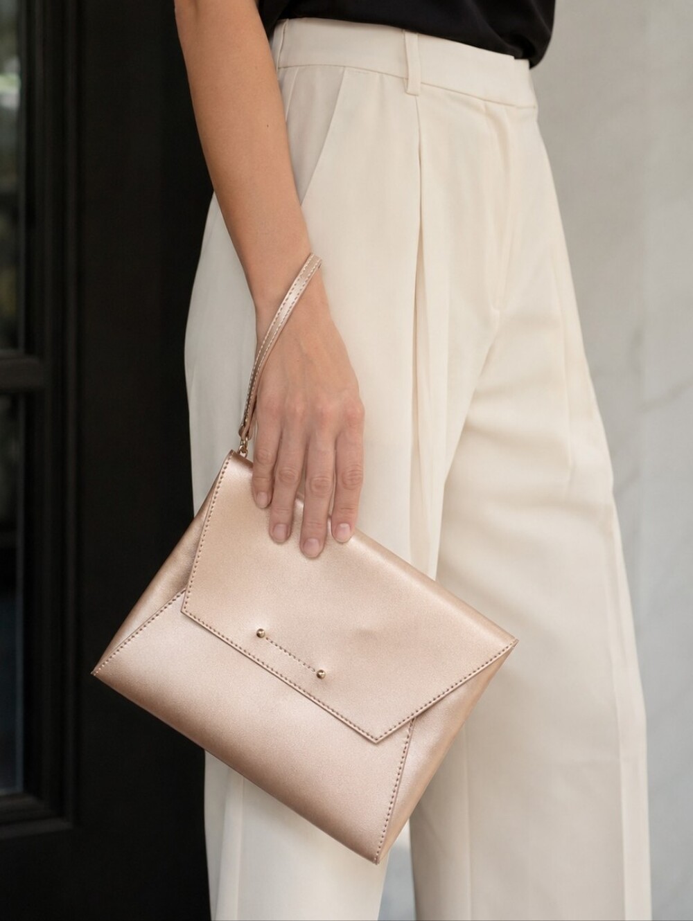 Garuglieri Genuine Leather Envelope Purse Wristlet in Metallic Rose Gold - Picture 2 of 14